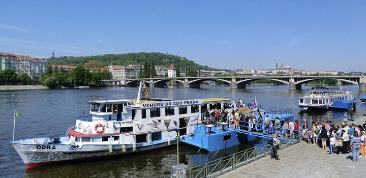 Plavby lodí do pražské zoo 