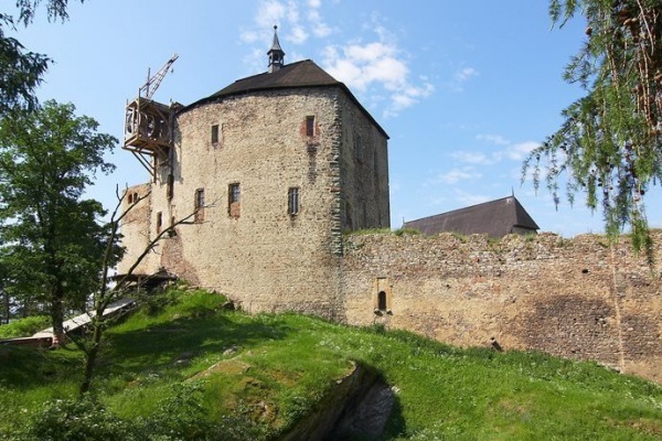 Skotačení se Skoty na hradě Točník