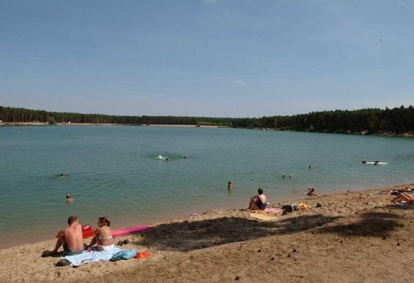 Koupaliště jezero Lhota