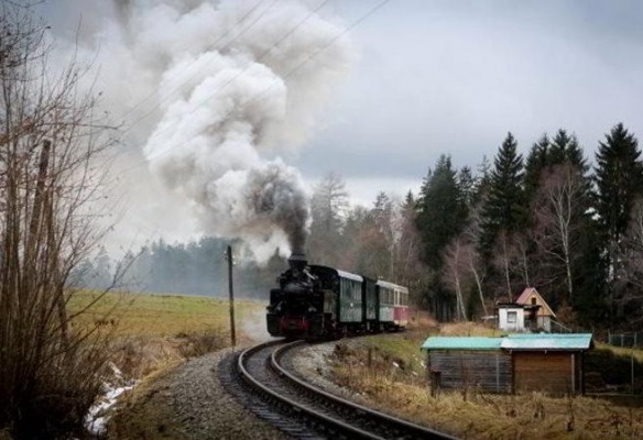 Parním vlakem z Jindřichova Hradce do Nové Bystřice či Obrataně