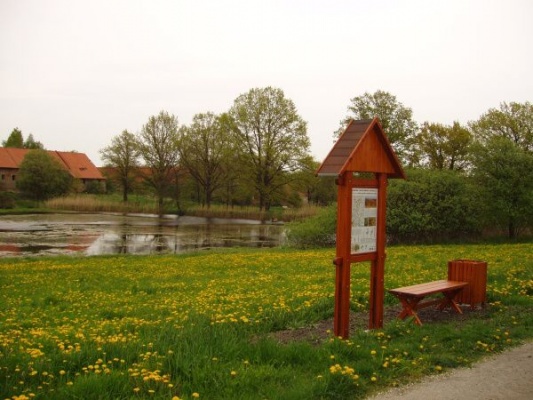 Naučná stezka Okolo rybníků k vyhlídkovému altánu