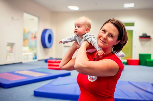 Netradiční cvičení pro maminky s dětmi v Monkey´s Gym