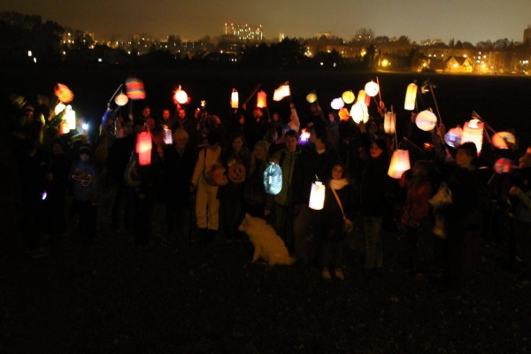 Lampionový průvod v Bělském lese