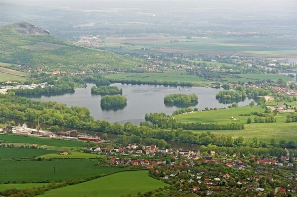 Píšťanské jezero