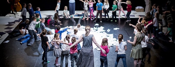 Svět z papíru - taneční představení pro děti