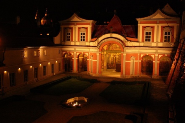 Hradozámecká noc v zahradách pod Pražským hradem