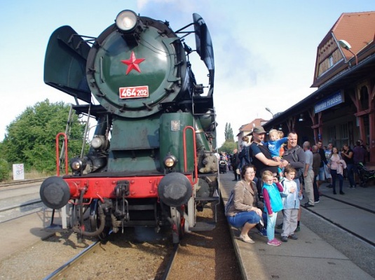 Historickým vlakem na slavnosti vína do Uherského Hradiště