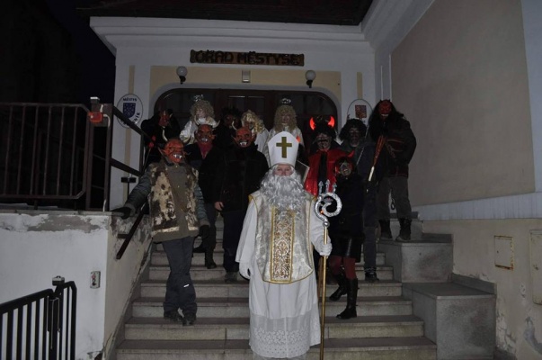 Mikulášská nadílka a čertovské rejdy v Doubravníku
