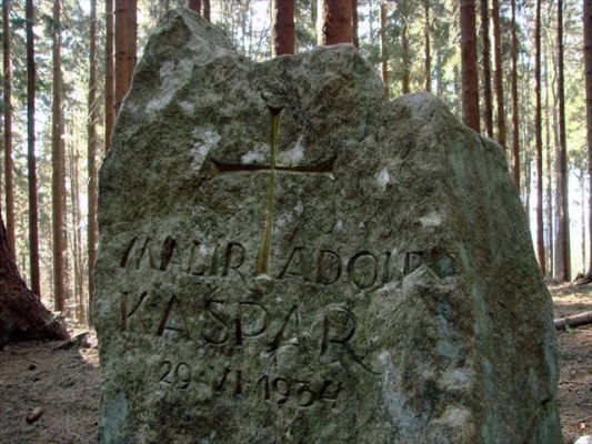 Pomník Adolfa Kašpara