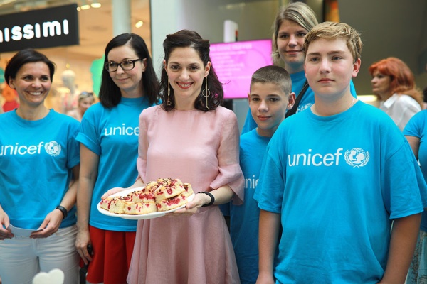 PEČENÍ S UNICEF VE ZLATÉM JABLKU