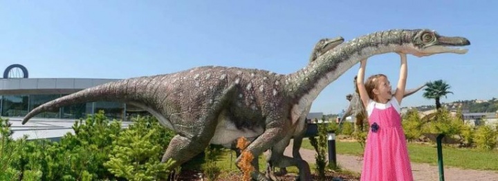 Dinosauři ve šťastné zemi