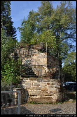 Chřibská-Dolní Chřibská, pozůstatky tvrze